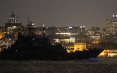 Като крайцера "Москва": Руски десантни кораби за 150 млн. долара са аут след украински удар в Крим