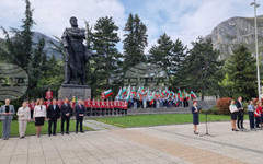 С тържествено шествие и официална церемония на централния площад днес във Враца бе отбелязана 150-ата годишнина от Априлското въстание