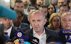 Как отговори Румен Радев на въпросите от чуждестранни медии в деня на вота