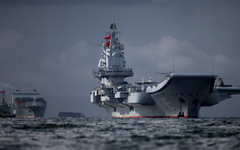 Китайски самолетоносач е преминал през Тайванския проток