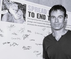 Обичаният актьор Патрик Мълдун почина внезапно на 57 години