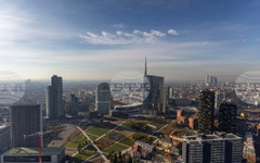 Главният изпълнителен директор на "Уникредит" засилва натиска върху "Комерцбанк" с критики към стратегията ѝ, която може да застраши оцеляването ѝ