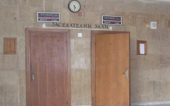 Съдът в Кюстендил остави в ареста обвиняем за купуване на гласове