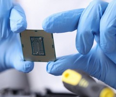 AI изяжда евтините чипове за масовите устройства