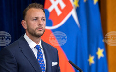 ТАСР: Словашката опозиция внася вот на недоверие за вътрешния министър