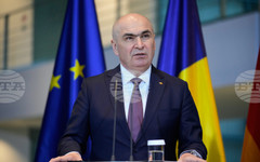 Румънският премиер Илие Боложан поздрави победителя на парламентарните избори в България Румен Радев