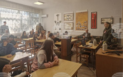 Близо 500 ученици проследяват "Пътищата към свободата" в урок по история и родолюбие, организиран от музея и Военното окръжие в Разград