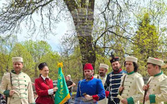 Врачанският театър представи в столичното Пето основно училище "Иван Вазов" възстановка на Априлското въстание