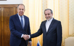 Лавров и Арагчи разговаряха: Иран гарантира преминаването на руски кораби през Ормузкия проток