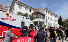 След двете стрелби в турски училища: По строги мерки за притежание на оръжие