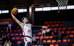 Борислав Младенов най-резултатен за победа на Виена Баскет