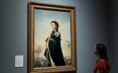 Почитат кралица Елизабет II в деня, в който щеше да навърши 100 години