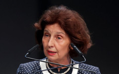 Силяновска очаква среща с Радев, но с две знамена