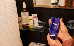 Германският концерн "Байерсдорф", собственик на марката "Нивеа", отчете спад на продажбите през първото тримесечие, но запази годишната си прогноза