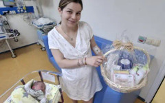 Бебе №100 за годината проплака в родилното отделение на УМБАЛ "Света Марина" – Плевен