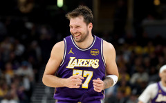 Лука Дончич поднови леки тренировки, остава под въпрос за Хюстън