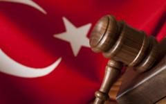 Започна процесът за смъртта на четиричленно семейство в истанбулски хотел