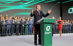 Внушителният брой гласове и успех на Радев, изпреварили Борисов от 2009 г. и напомнили за рекорд на Иван Костов