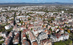 Имотният пазар в България навлиза във фаза на нормализация след силната 2025 г., според анализ