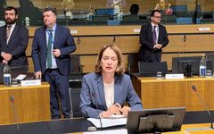 Преди да дойде Радев: Надежда Нейнски призова ЕС да се разбърза със заема за Украйна и новия пакет санкции срещу Русия