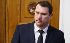 Копринков е в неплатен отпуск като президентски секретар. Борисов се виждал с него заради Весела Лечева