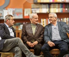 Проф. Александър Шурбанов определи текстовете в премиерния си сборник "Записано" като пътни бележки от едно пътуване през света