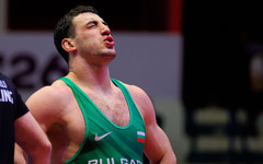 Новиков се е борил с травма на финала