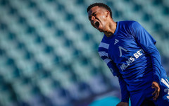 Веласкес пипа защитата преди дербито с ЦСКА, Майкон се връща