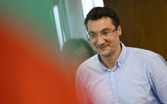 Вътрешен човек в БСП: Крум Зарков да не подава оставка, Радев и ГЕРБ ни сринаха