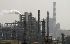 Най-лошият удар върху търсенето на петрол предстои, предупредиха водещи търговци