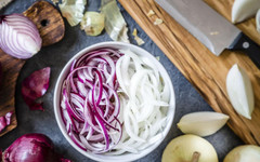 Ползите и вредите от лука: Защо е важен за костите и сърцето