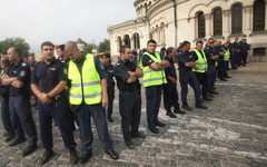 Кабинетът на Радев да реже от парите за прокурори, съдии и полицаи: Анализ на ИПИ