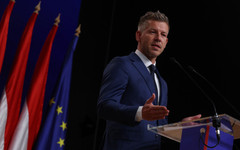 Петер Мадяр - политикът, израснал в семейство на магистрати и унгарски президент