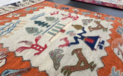 Творческо ателие по килимарство за деца и възрастни организират от галерията в Казанлък