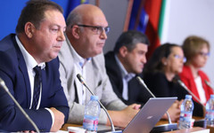 Лекарският съюз пита кой ще работи в 100-те амбулатории