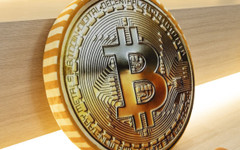 Биткойнът стигна нов 11-седмичен връх благодарение на удълженото примирие