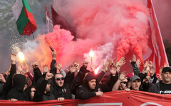 Червеното море се надига: Сектор Г подгрява нещо голямо за Вечното дерби