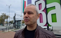 Костадинов: Виждаме как се махат хората на Пеевски и Борисов, за да бъдат сложени на Радев