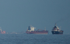 Иран плени два кораба в Ормузкия проток