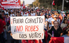 Шефът на избирателната комисия в Перу подаде оставка заради бавното броене на бюлетините