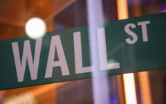 Криптоамбициите на Wall Street понесоха нов удар с хакерска атака за 300 млн. долара