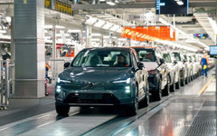 Volvo стартира производството на EX60: Пробег от 810 км и светкавично зареждане