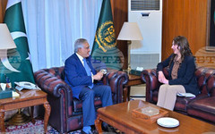 АПП: На среща с американския шарже д'афер в Исламабад пакистанският външен министър определи диалога като ключ към мира