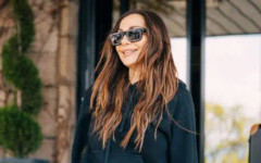 ВИП пристигане с 30 души екип: Деспина Ванди вече е в София