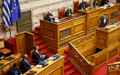 Гръцкият парламент свали имунитета на 13 депутати заради скандала с евросубсидии