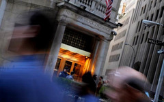 Брокери правели съмнителни залози на борсата за цената на петрола