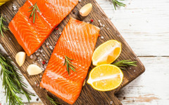 Сьомга или скумрия: Коя риба съдържа повече омега-3 и витамини