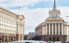 Пренареждане в парламента. Знакови лица отпадат