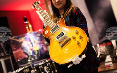 Вещи, принадлежали на Слаш, Джон Ленън и Фреди Меркюри ще бъдат предложени на търг в Лондон