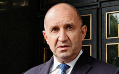 Politico: Не, Румен Радев няма да е следващият Орбан